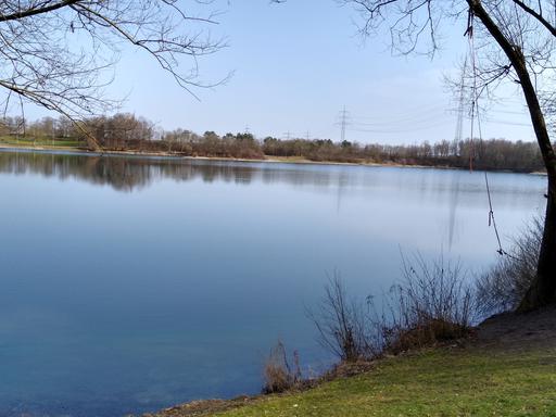 Radtour von München an den Echinger See zum Baden: Blick auf den Echinger See