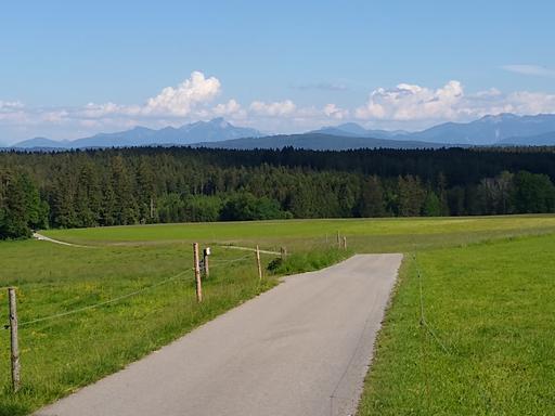 Radtour von München auf den Jasberg: Blick auf den Wendelstein vom Jasberg aus