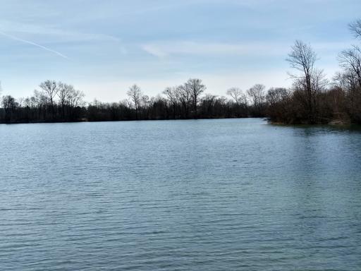 Radtour von München an den Langwieder See zum Baden: Blick auf den Langwieder See