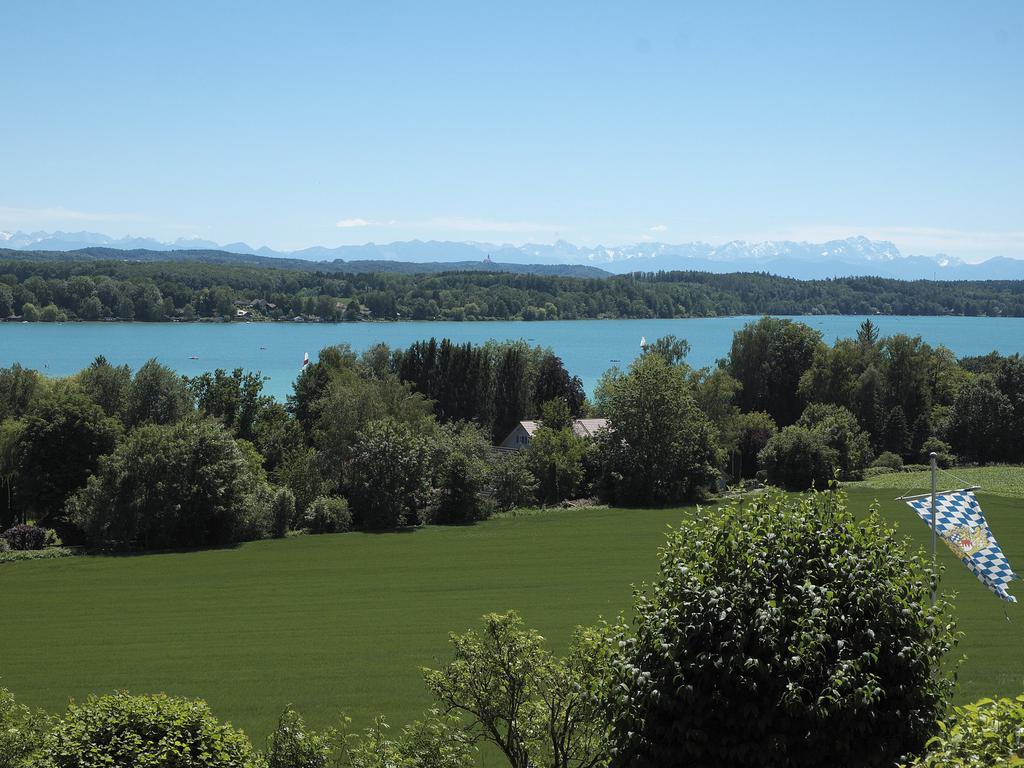 Radtour von München an den Wörthsee: Blick über den Wörthsee von Walchstadt aus