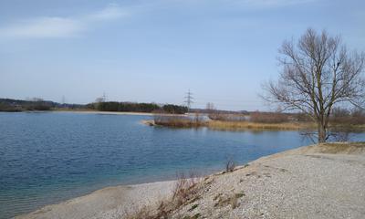 Radtour von München an den Hollerner See zum Baden: Blick auf den Hollerner See