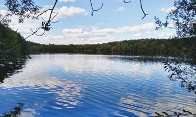 Radtour von München an den Steinsee bei Glonn: Blick auf den Steinsee